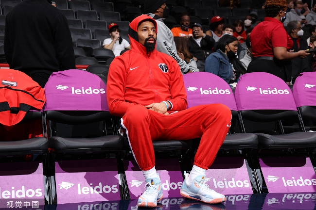 他的缺席直 他的缺席直