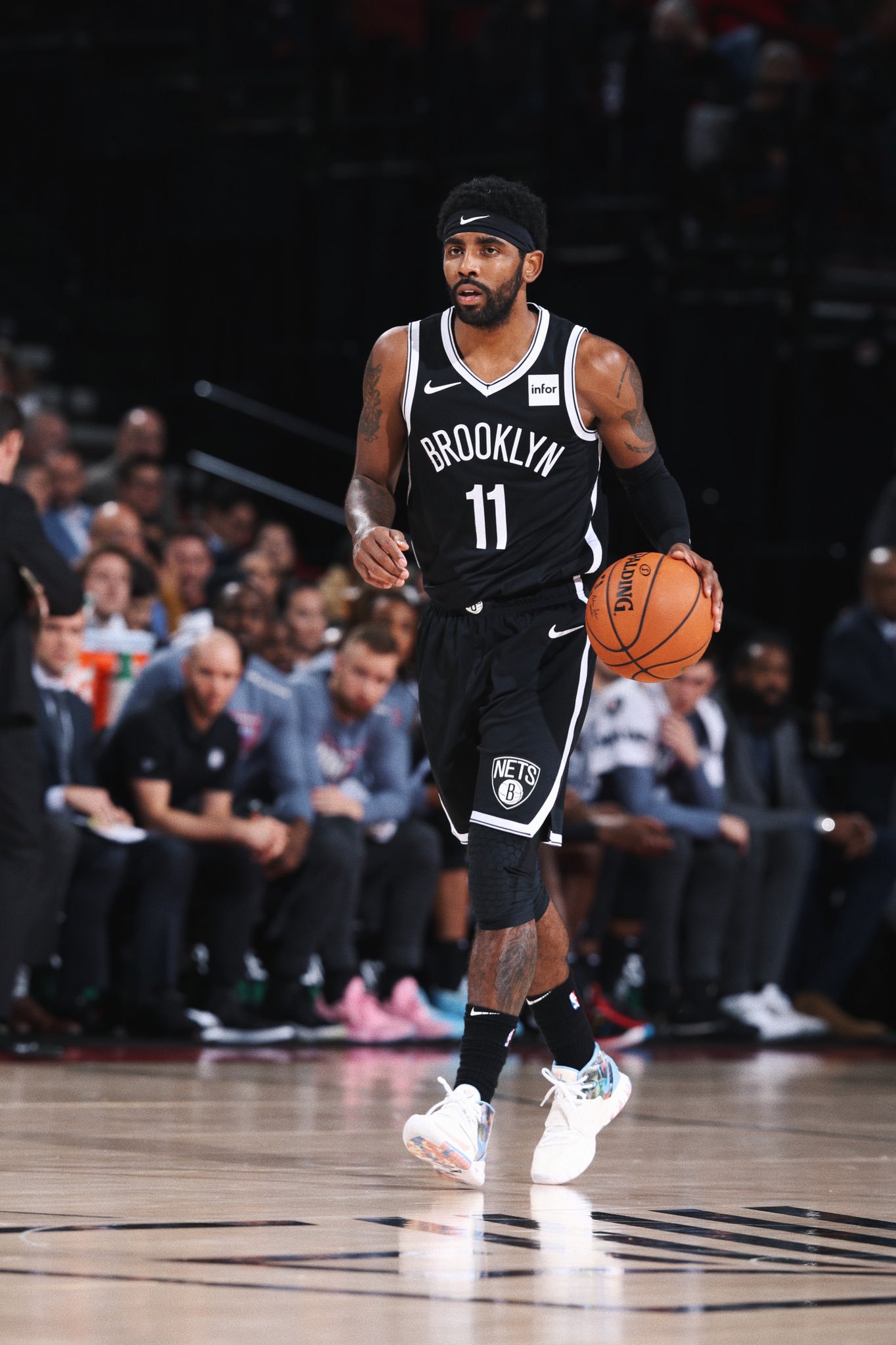 替补席上的 替补席上的