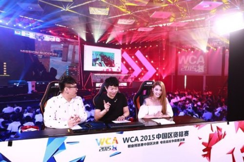 受采访时直 受采访时直