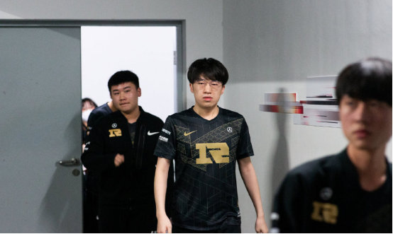 以开局生存